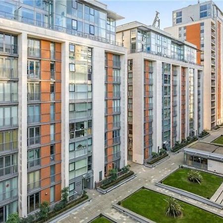 1 Bedroom Apartment Royal Docks Лондон Екстер'єр фото
